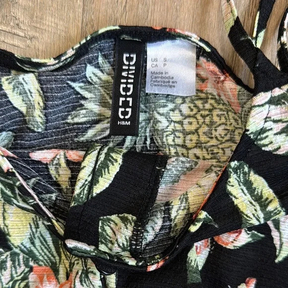 H&M Divided Women’s Black Floral Tie-Hem Jersey Camisole Top Size Small - Picture 2 of 7